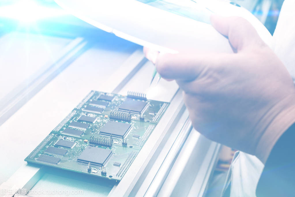 工廠計(jì)算機(jī)實(shí)驗(yàn)室 專業(yè)檢查與創(chuàng)新開(kāi)發(fā)的融合